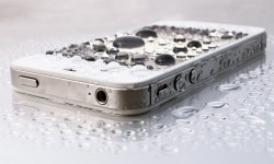 تولیدکنندگان تلفن همراه، نانوپوشش‌های ضدآب را ترجیح می‌دهند